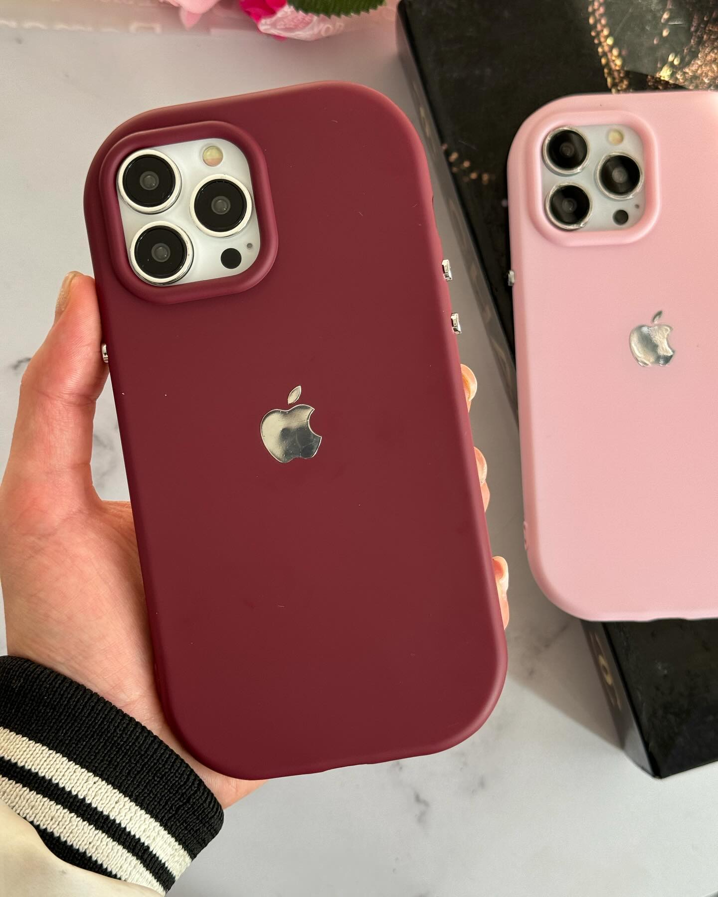 Round Luxury Apple Logo Silicone Case- Wine π·