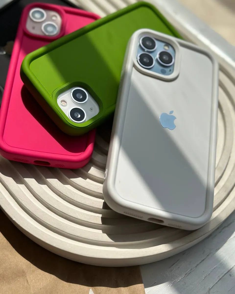 New Silver Apple Logo Silicone Coloured Solid Case! 💚