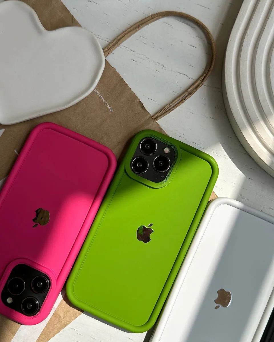 New Silver Apple Logo Silicone Coloured Solid Case! 💚