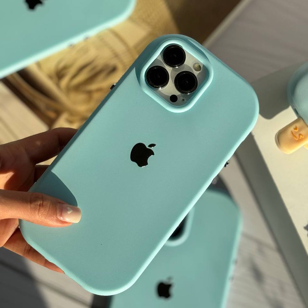 Round Luxury Apple Logo Silicone Case! 💗