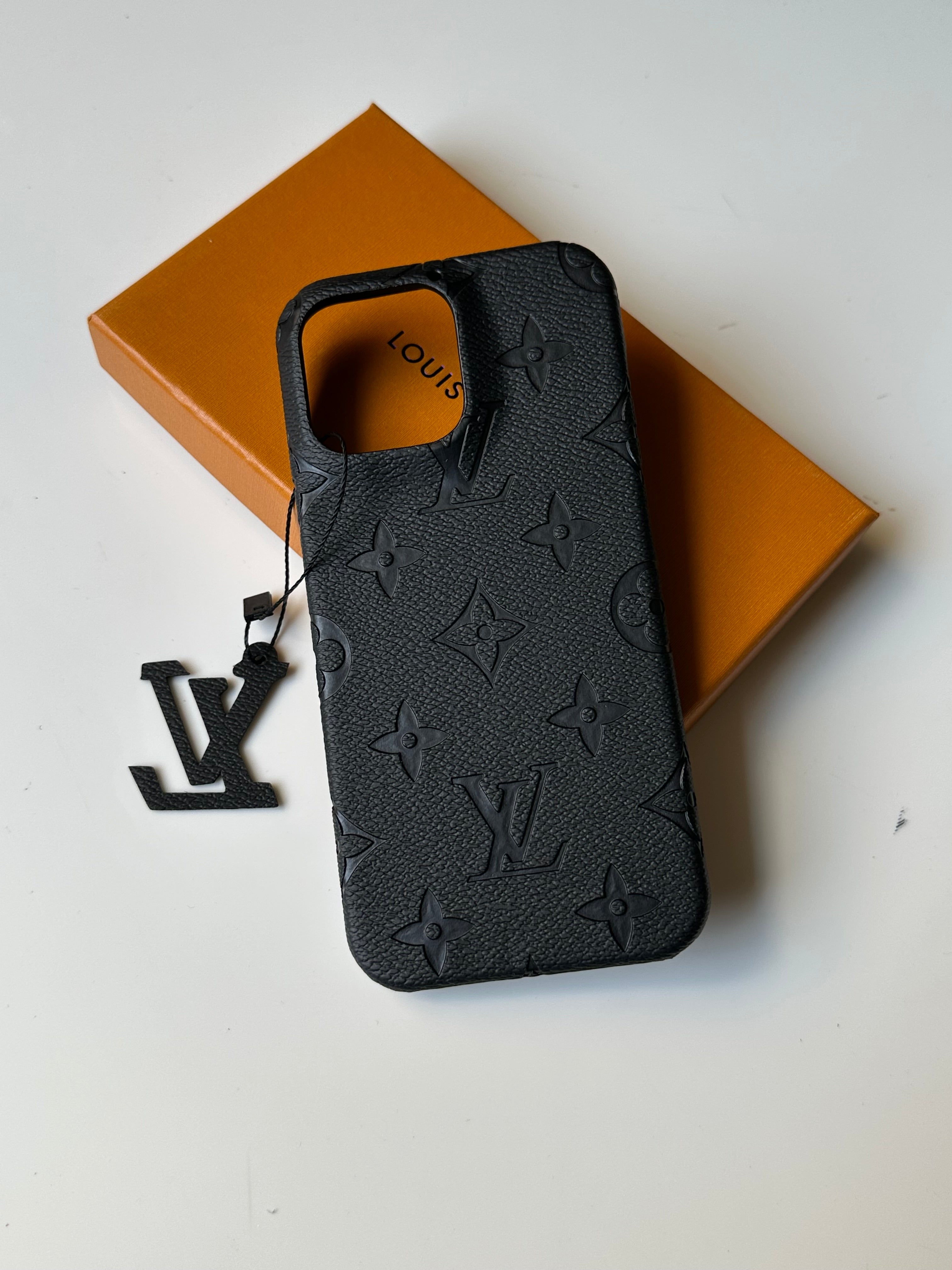 Branded LV Case ®️