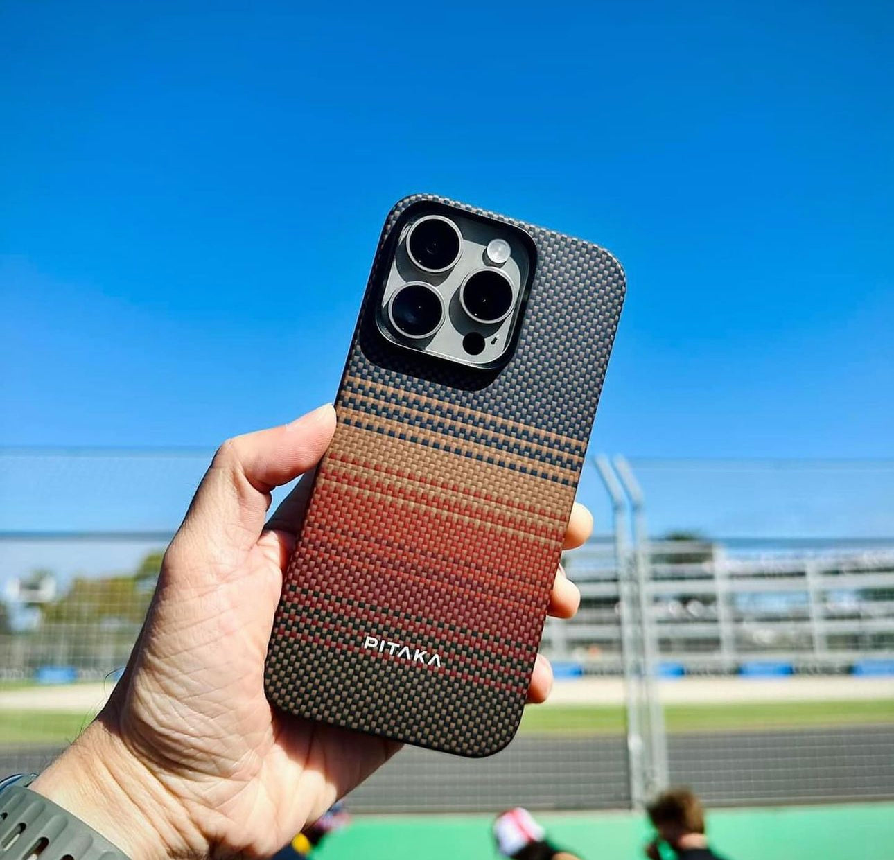 New Pitaka Carbon Fibre Series Case. ♣️