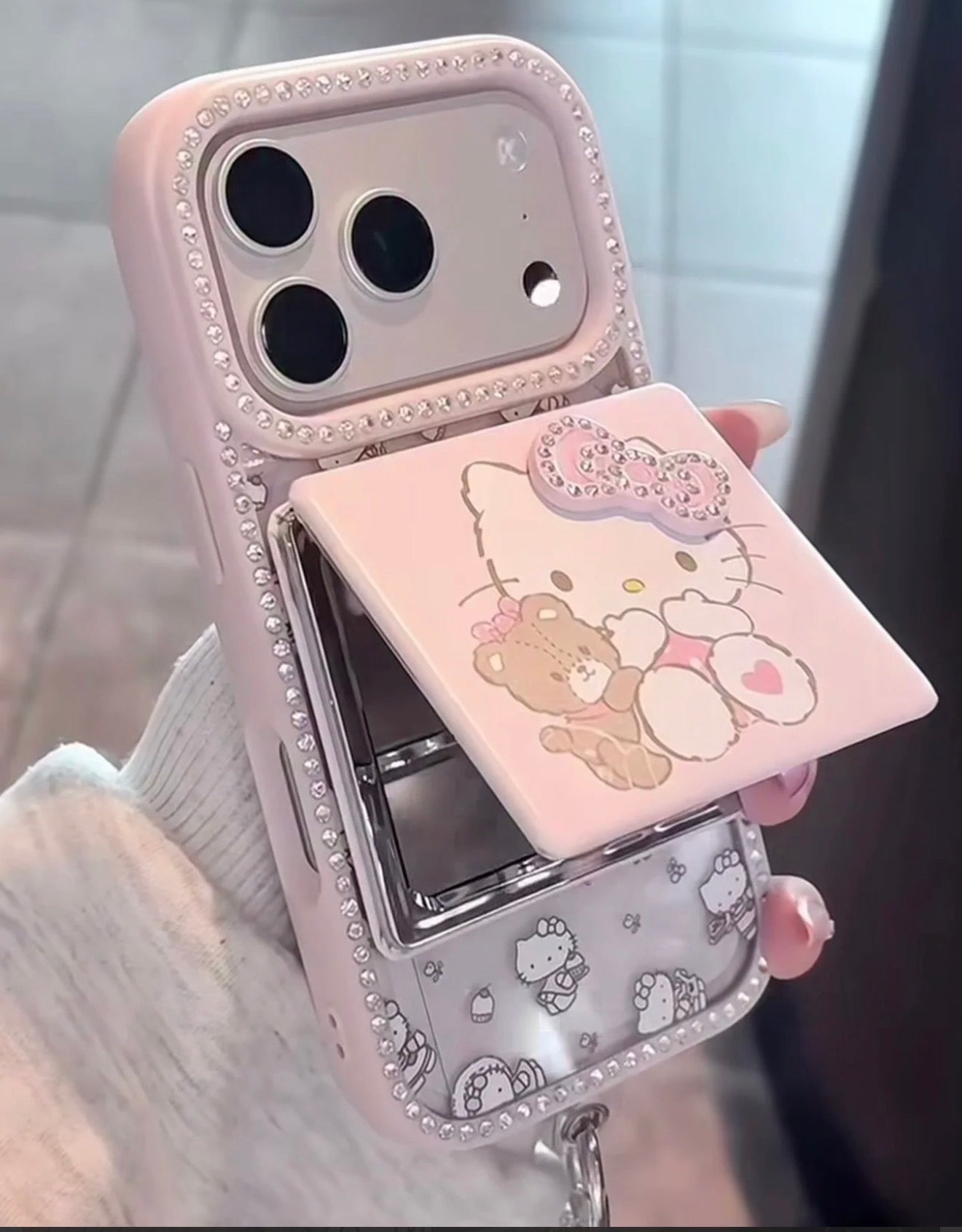 Hello Kitty Mirror Diamond Studded Case