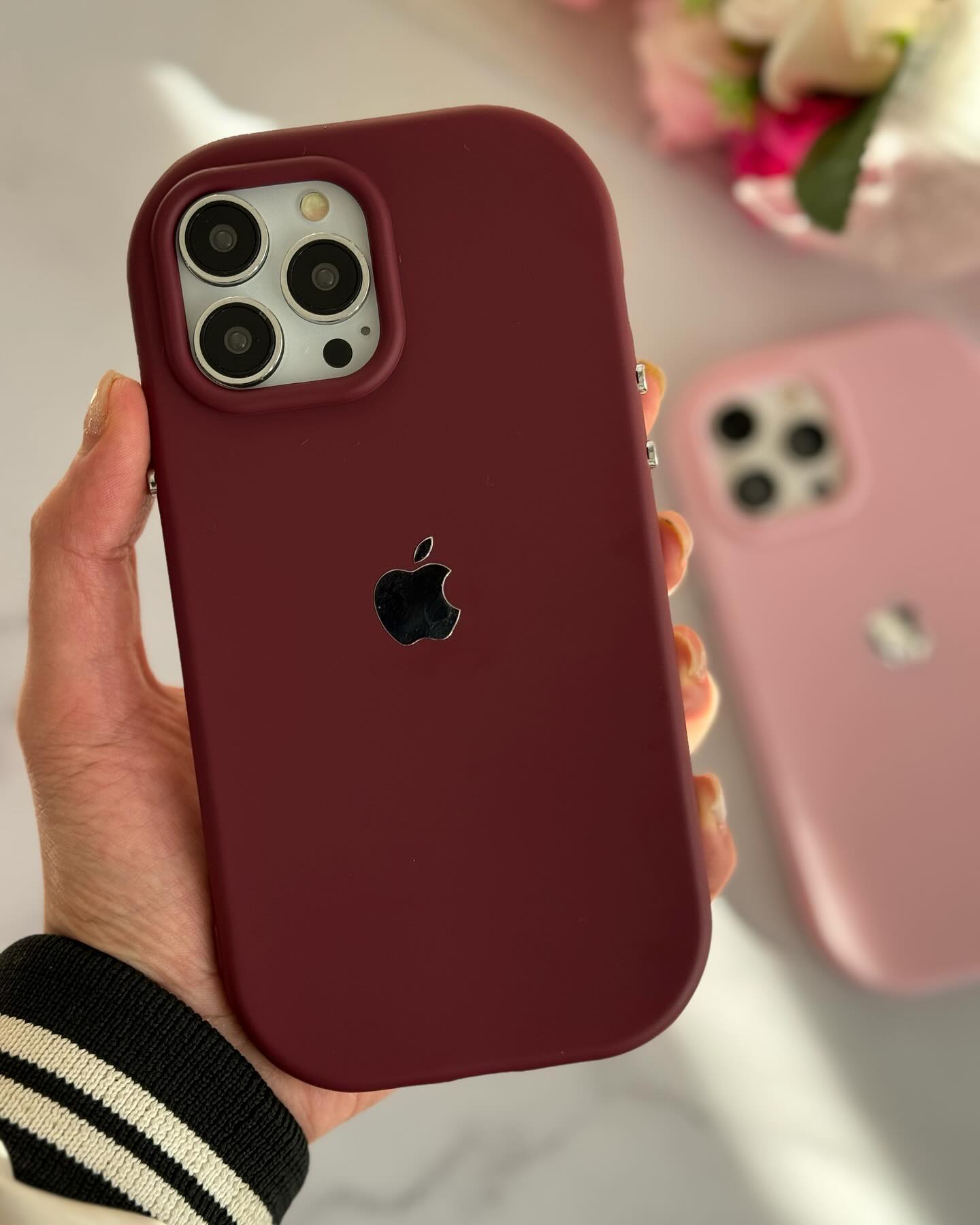 Round Luxury Apple Logo Silicone Case- Wine 🍷