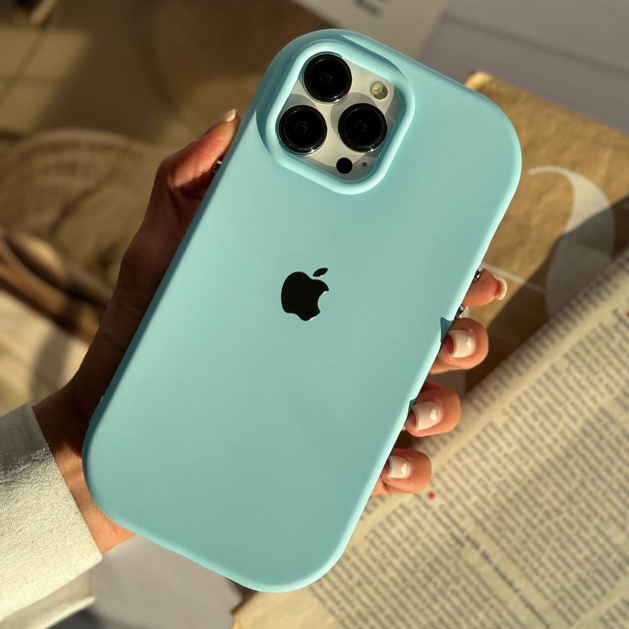 Round Luxury Apple Logo Silicone Case! 💗