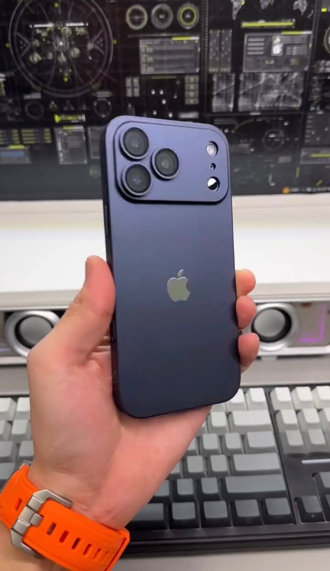 Original PC Slim Matte Case! 🖤 🤍