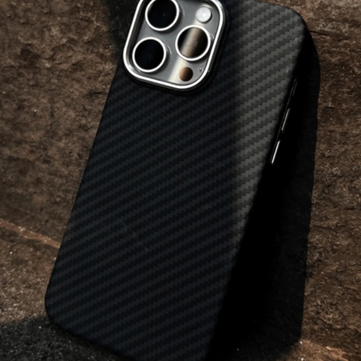 New Pitaka Carbon Fibre Series Case. ♣️