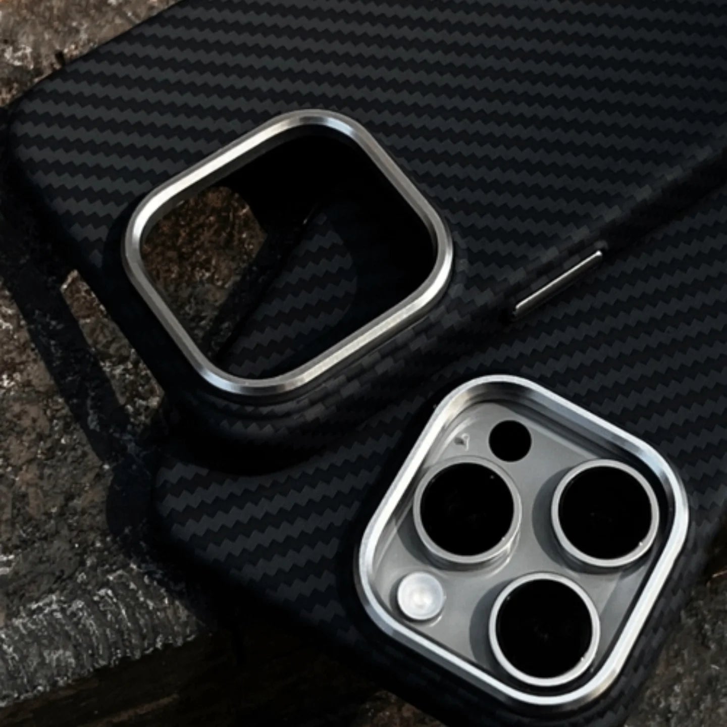 New Pitaka Carbon Fibre Series Case. ♣️