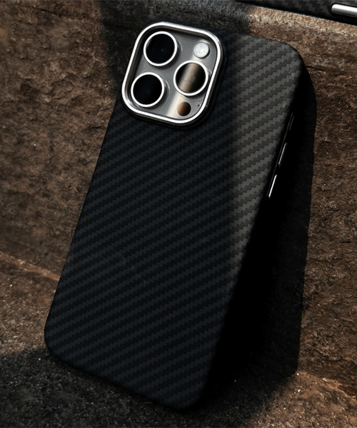 New Pitaka Carbon Fibre Series Case. ♣️